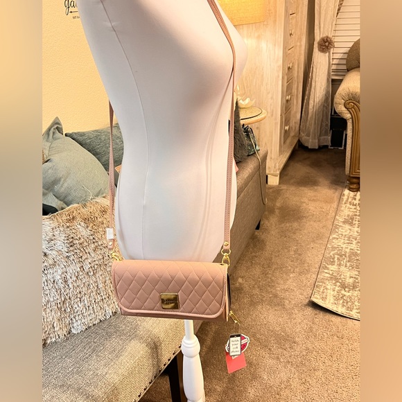 Crossbody Quilted Pale Pink Wallet - Picture 2 of 7